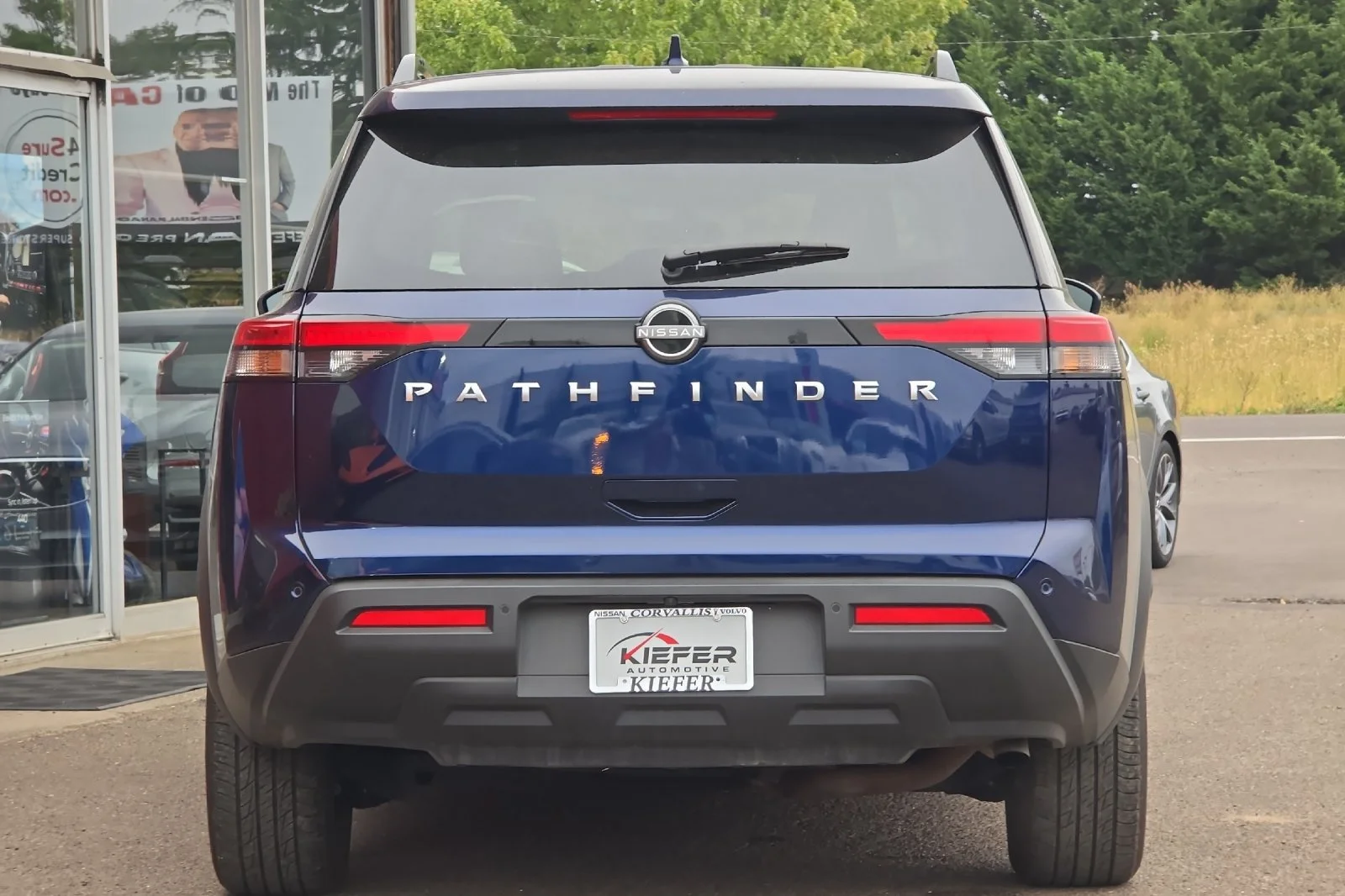 Used 2025 Deep Ocean Blue Pearl Nissan SV image 5