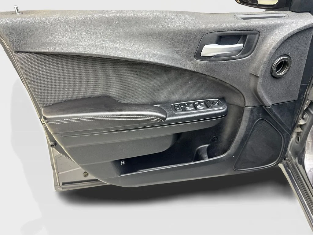 Used 2018 Gray Dodge SXT image 31