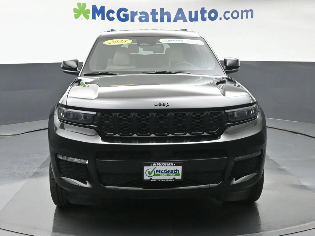 Used 2025 Black Jeep Limited image 3