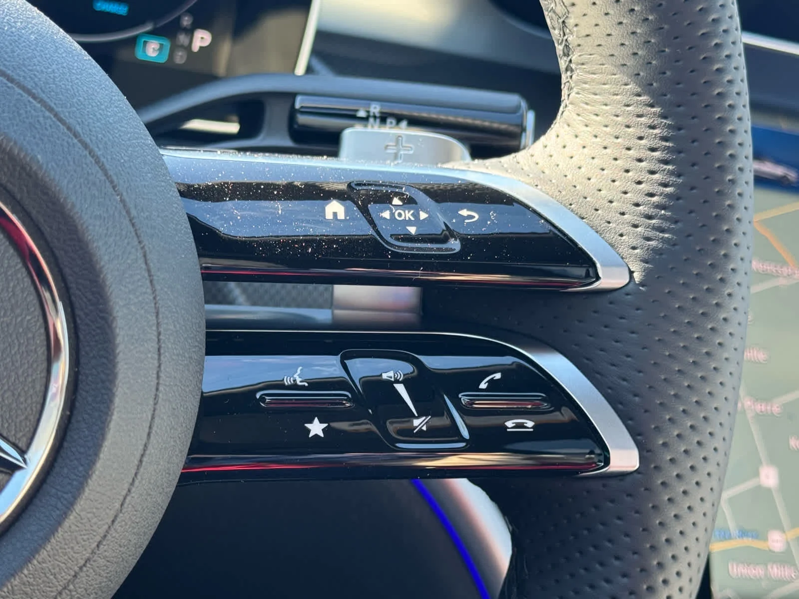 New 2026 MANUFAKTUR Alpine Grey Mercedes-Benz C 300 image 27