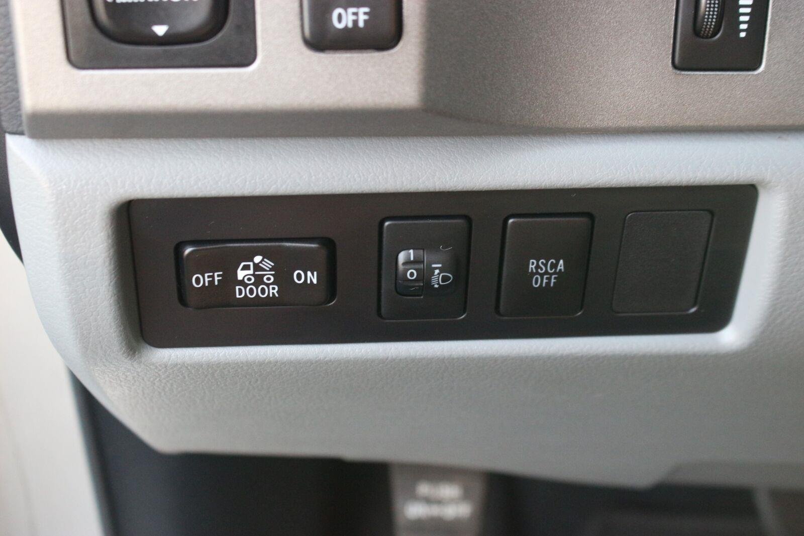 Used 2013 Silver Toyota Double Cab 5.7L FFV V8 6-Spd AT (Natl) image 26