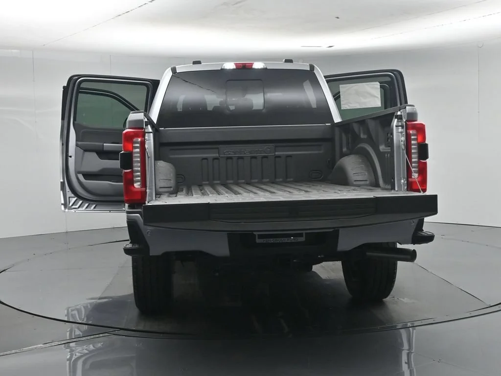 New 2027 Iconic Silver Metallic Ford XLT image 36