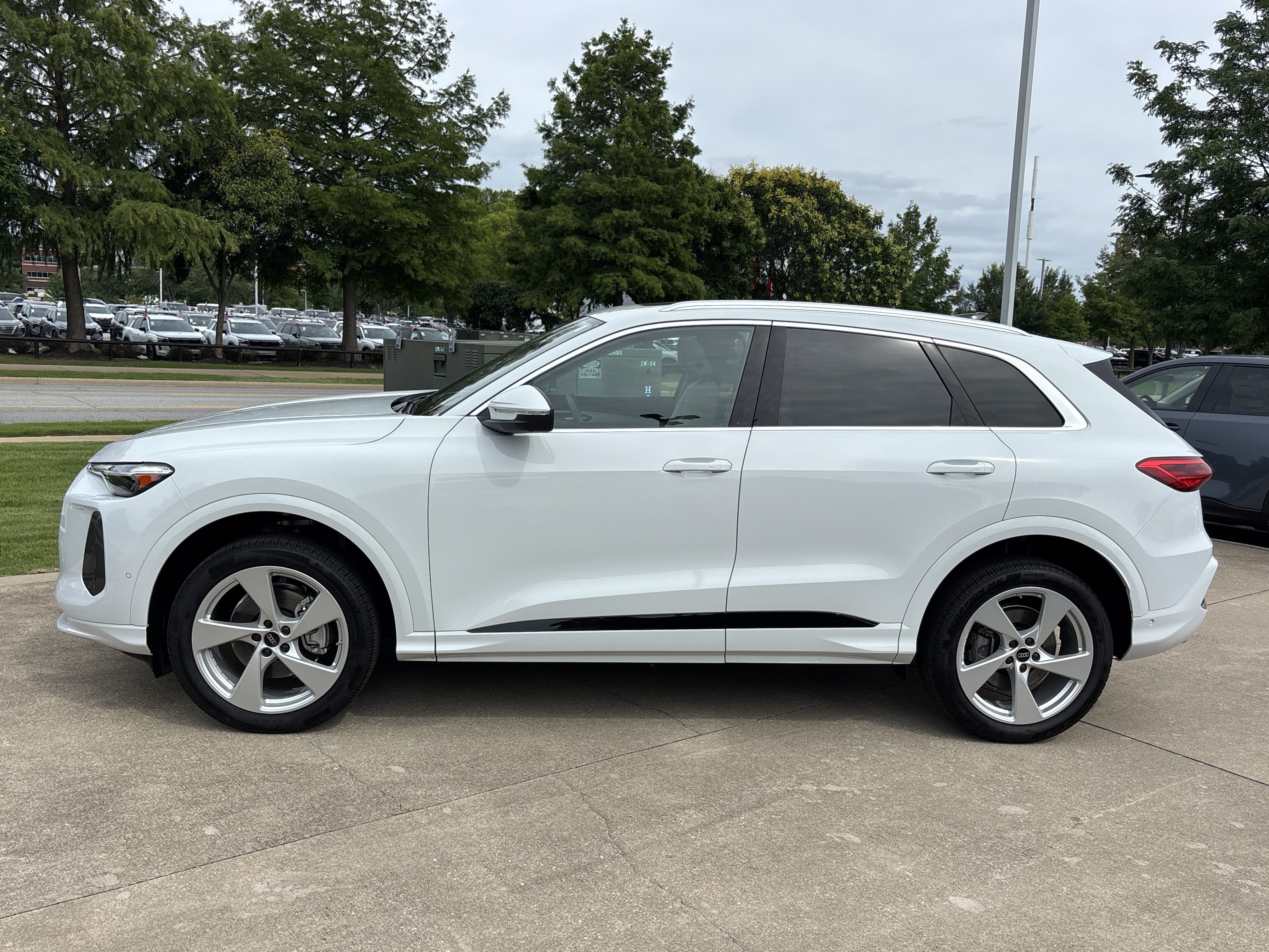 Used 2025 Arkona White Audi Premium Plus 2.0 TFSI AWD image 11