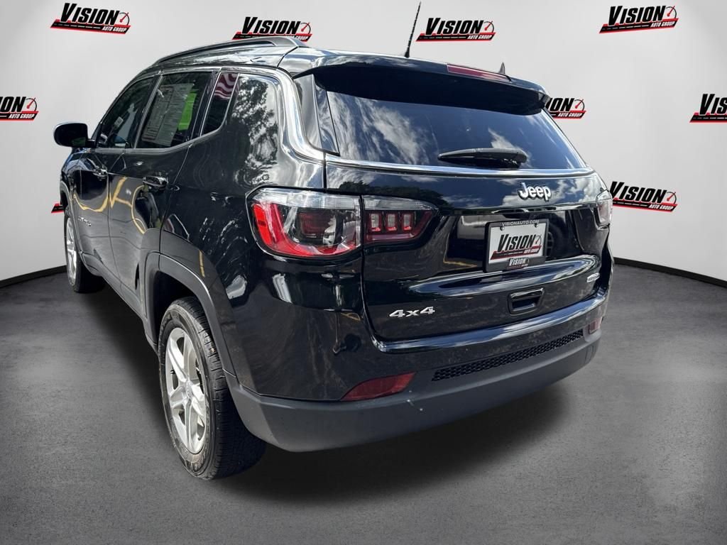 Used 2023 Black Jeep Latitude image 7