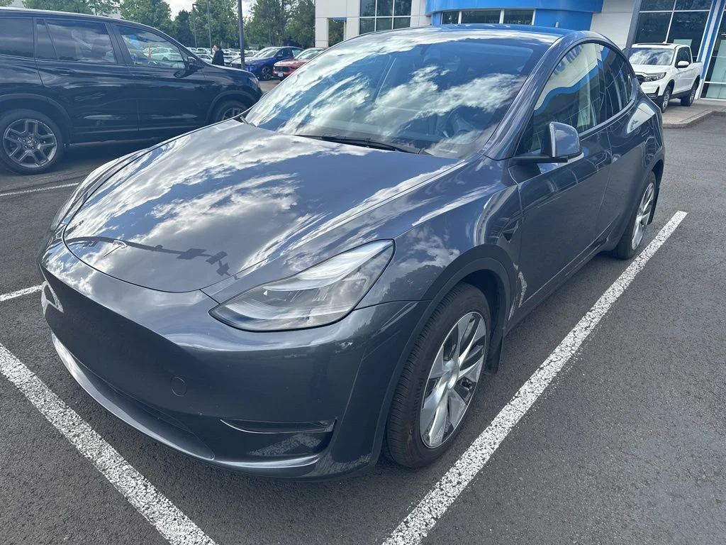 Used 2023 Midnight Silver Metallic Tesla Long Range image 2