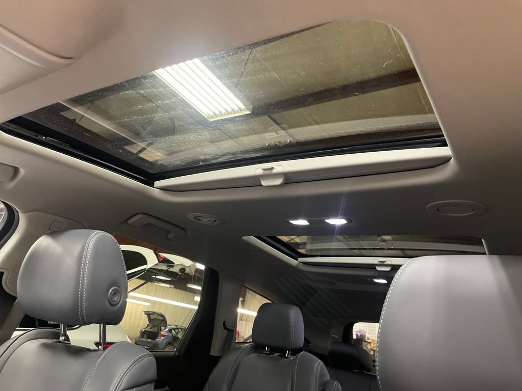 Used 2021 Includes Spectra Gray lower exterior accent color.) Buick Premium image 13