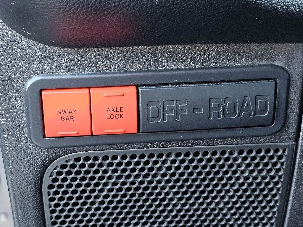 Used 2015 Silver Jeep Unlimited Rubicon image 24