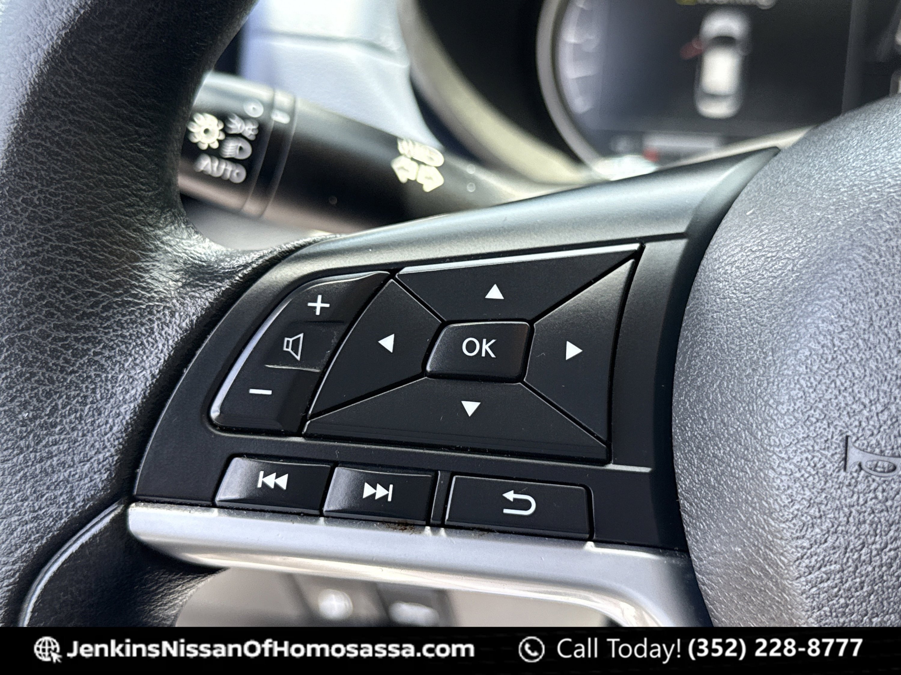 Used 2023 Gun Metallic Nissan SV image 28