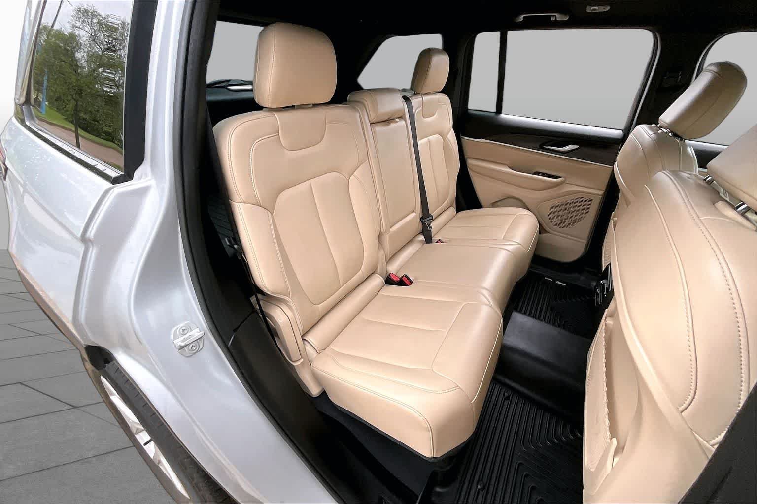 Used 2023 Silver Zynith Jeep Limited image 20