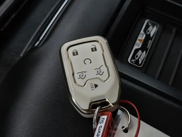 Used 2019 Silver Chevrolet Premier image 39