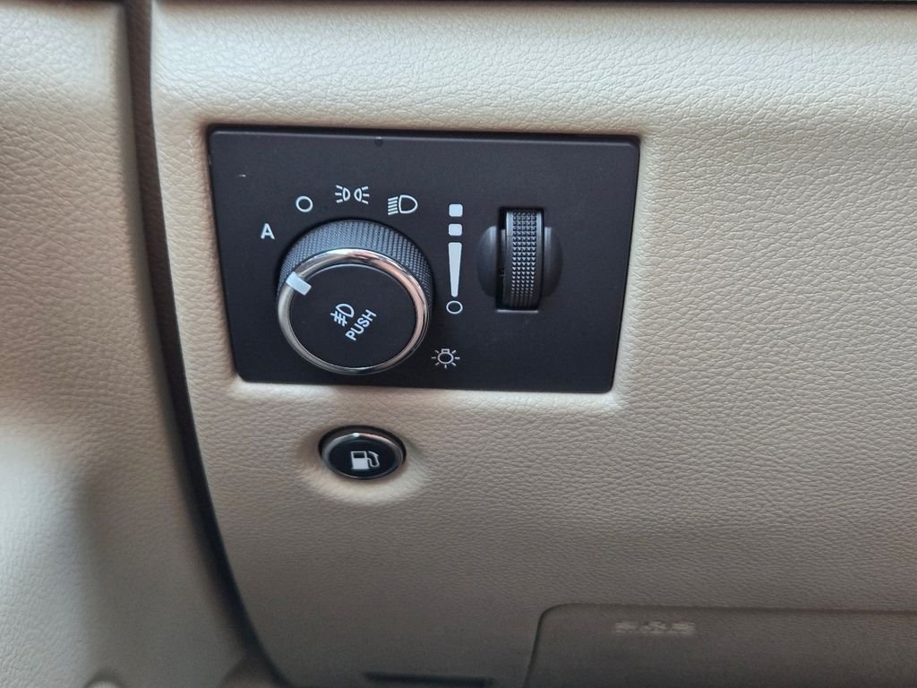 Used 2016 White Jeep Limited image 24