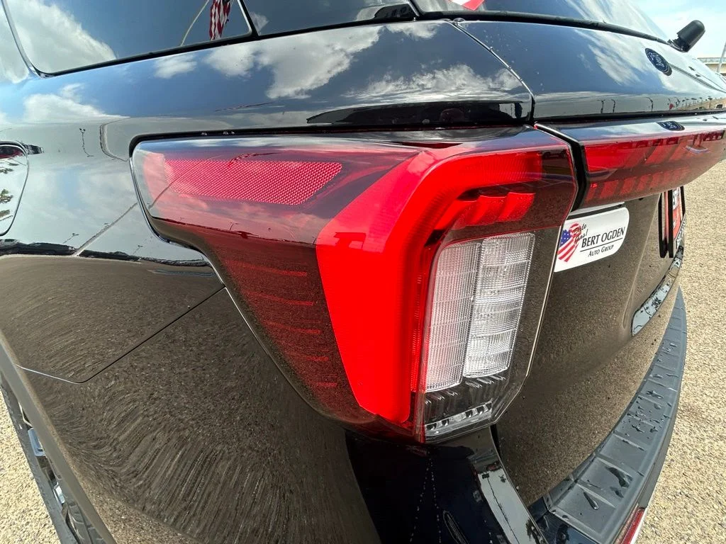 New 2026 Agate Black Metallic Ford Tremor® image 8