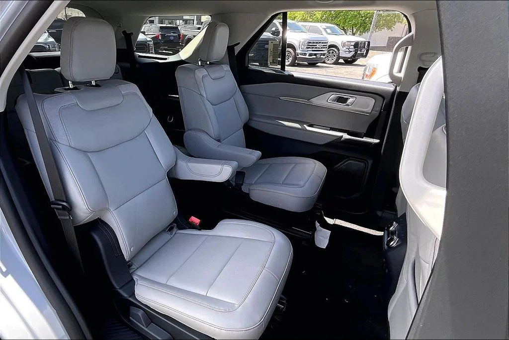 New 2026 Space White Metallic Ford Active image 26