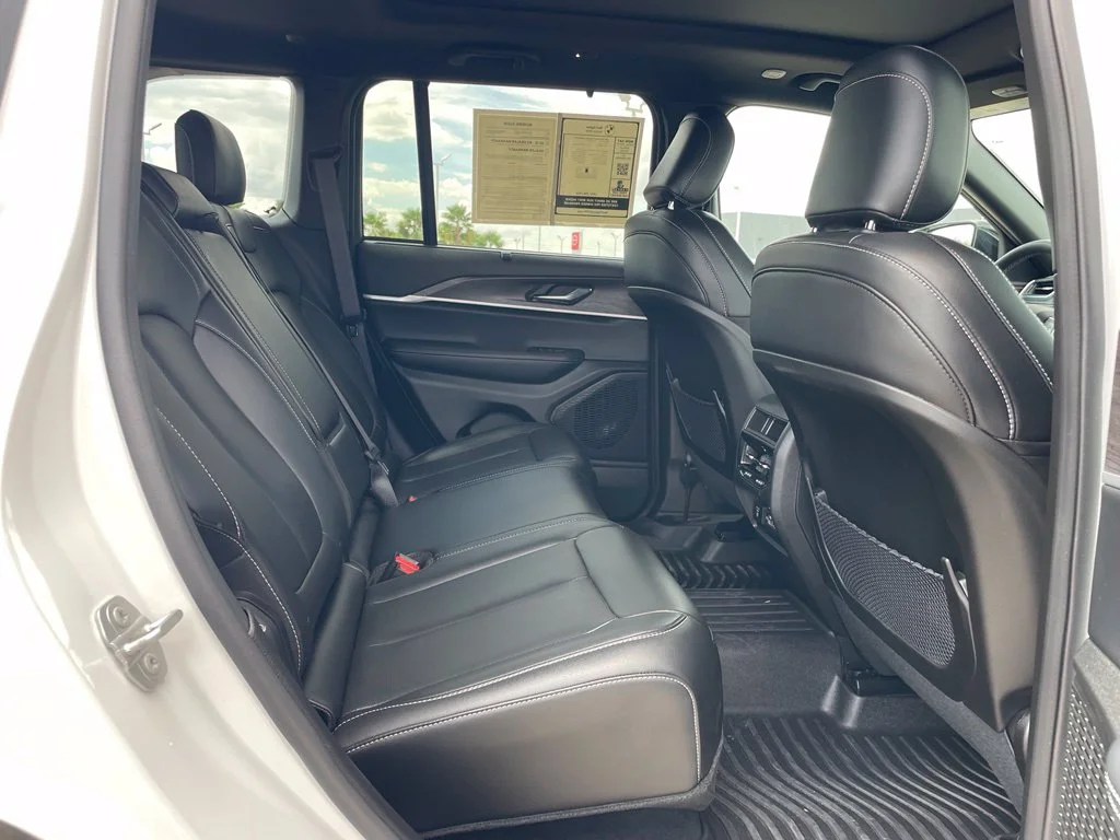 Used 2025 White Jeep Limited image 24