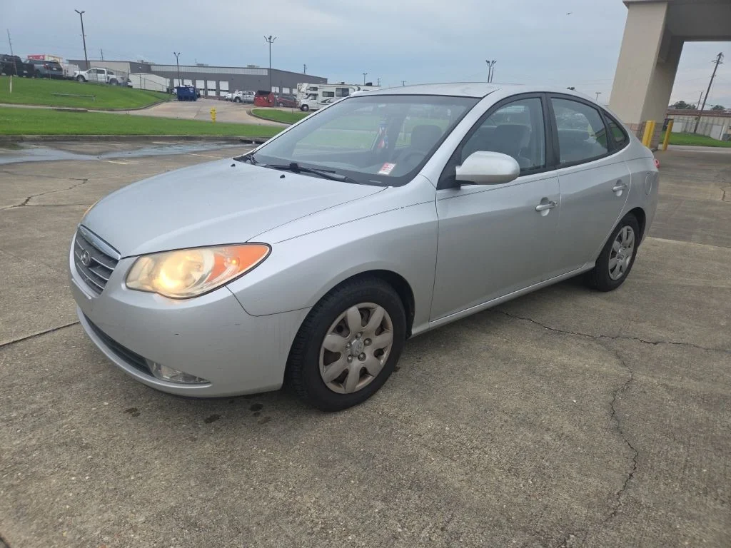 Used 2009 Quicksilver Metallic Hyundai GLS image 3