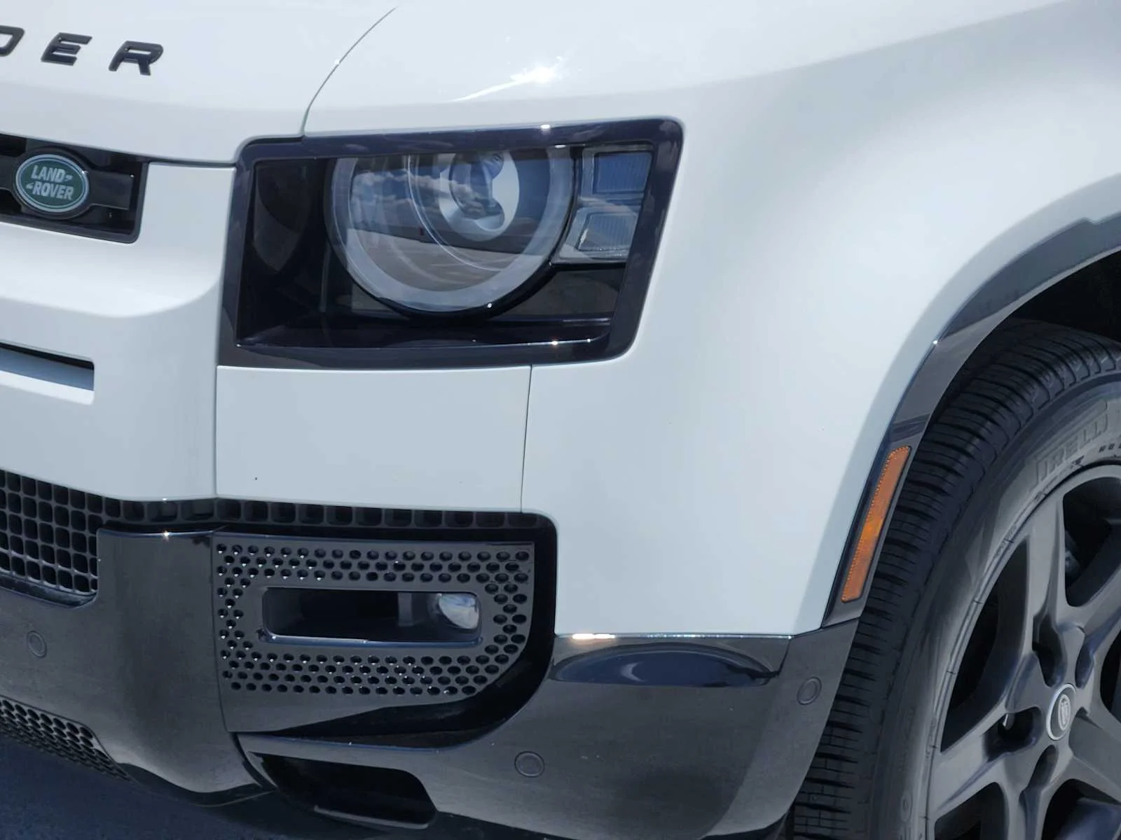 Certified Used 2024 FUJI WHITE Land Rover X-Dynamic SE image 8