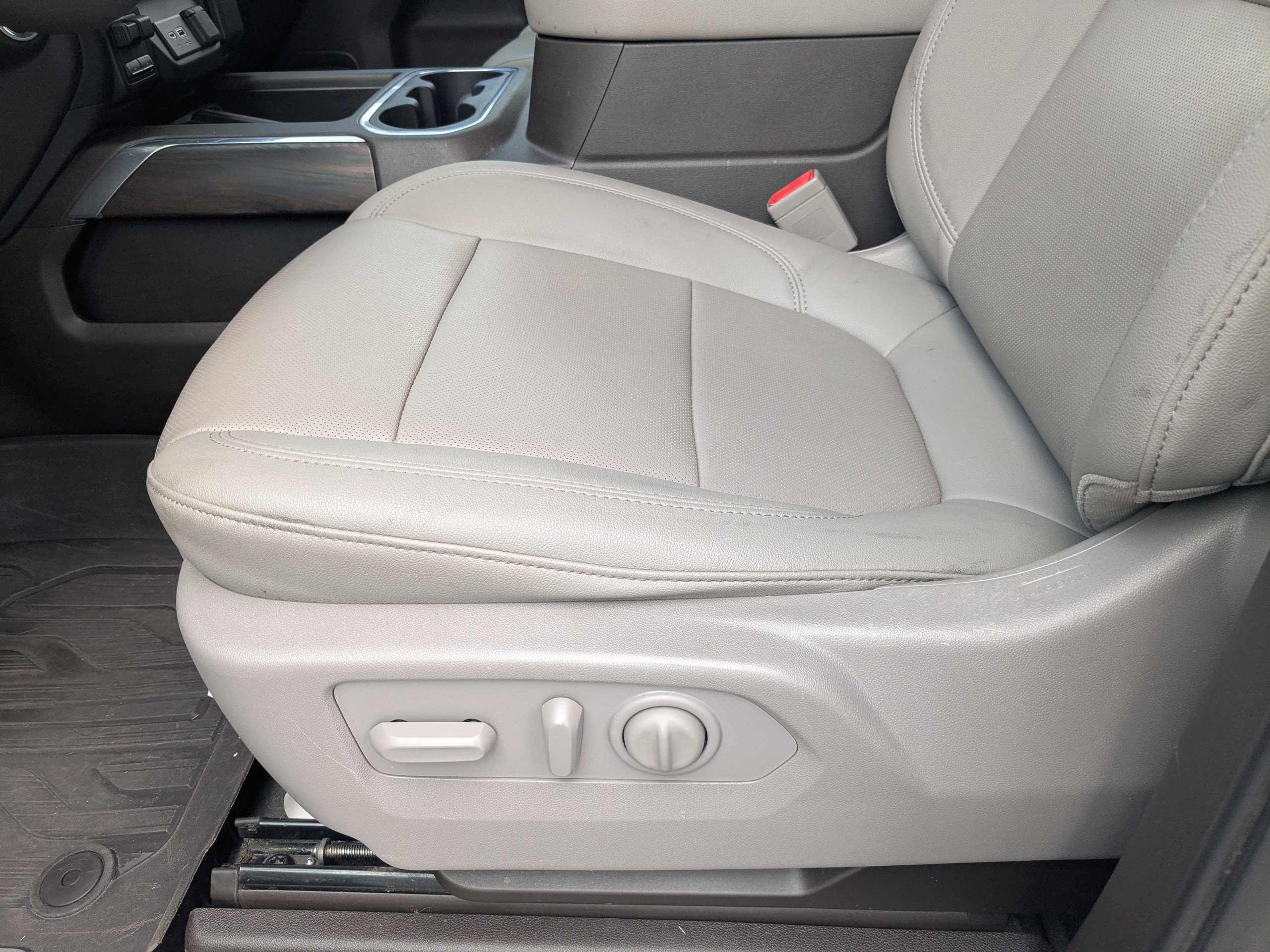 Used 2022 White Frost Tricoat GMC SLT image 19