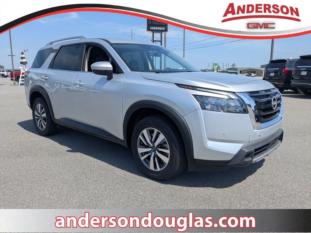 2025 Nissan Pathfinder SL
