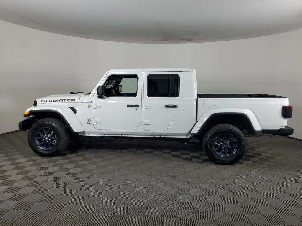 New 2026 Bright White Clear-Coat Exterior Paint Jeep 85th Anniversary Edition image 7