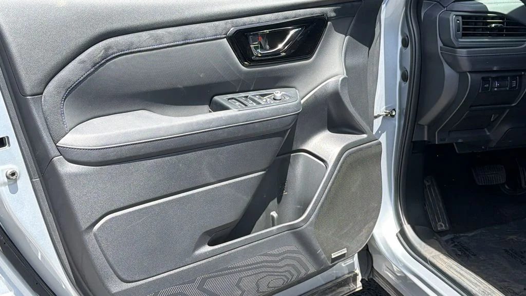 Certified Used 2025 Ice Silver Metallic Subaru Limited image 23