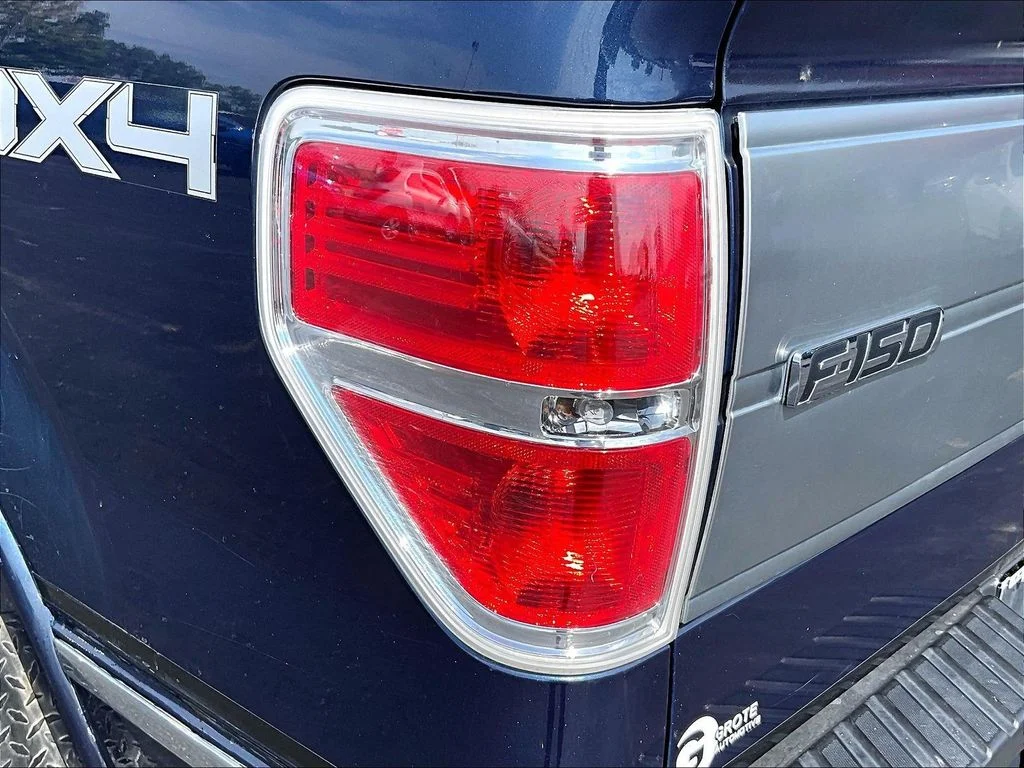 Used 2014 Blue Ford Limited image 30