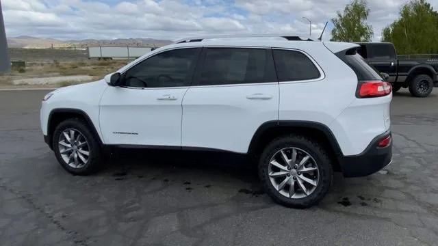 Used 2018 Bright White Clearcoat Jeep Limited image 6