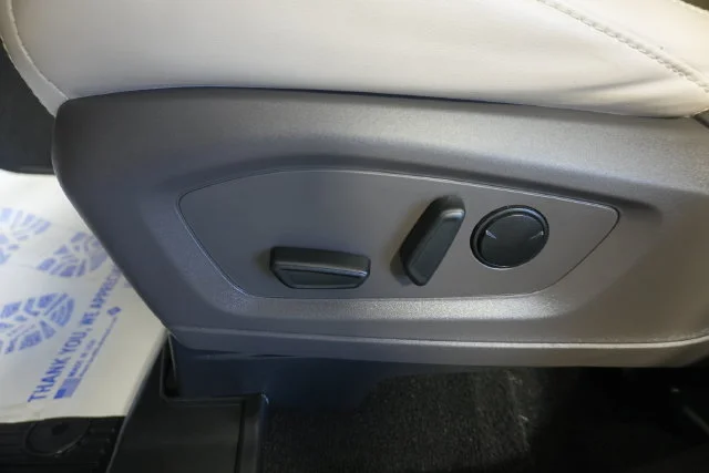 Used 2021 Star White Ford Platinum image 21