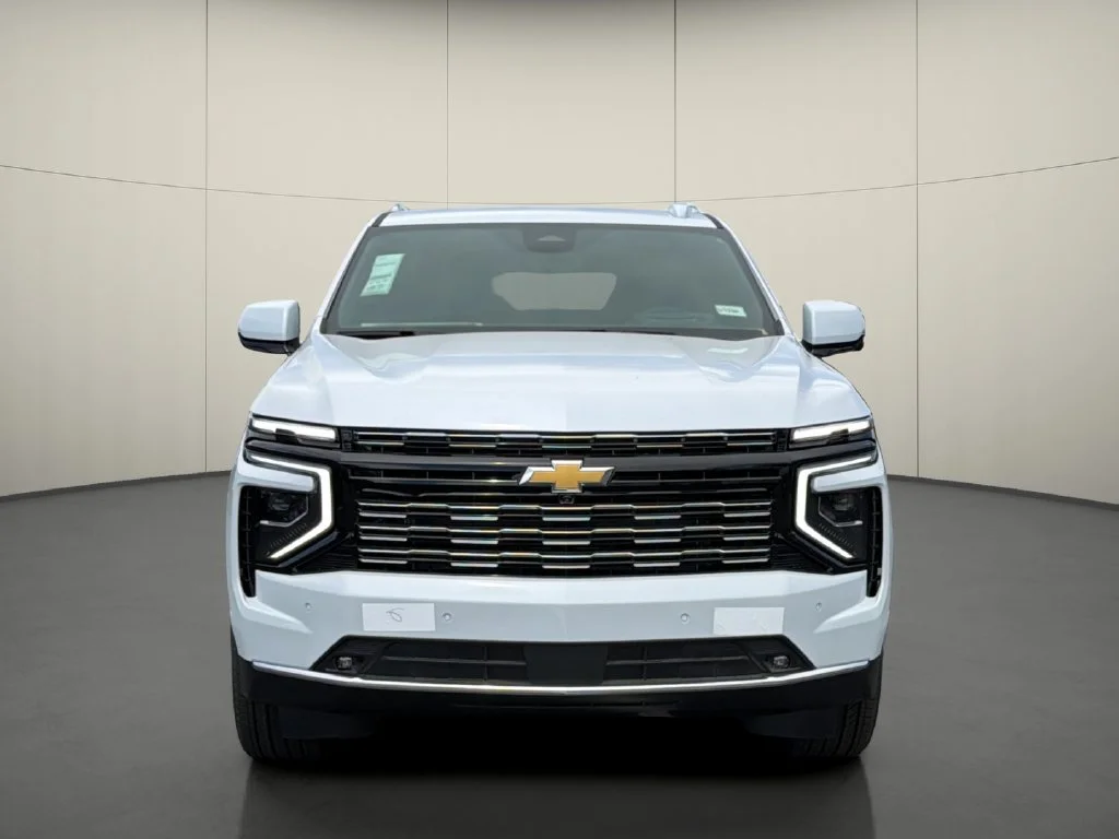 New 2026 Polar White Tricoat Chevrolet High Country image 2