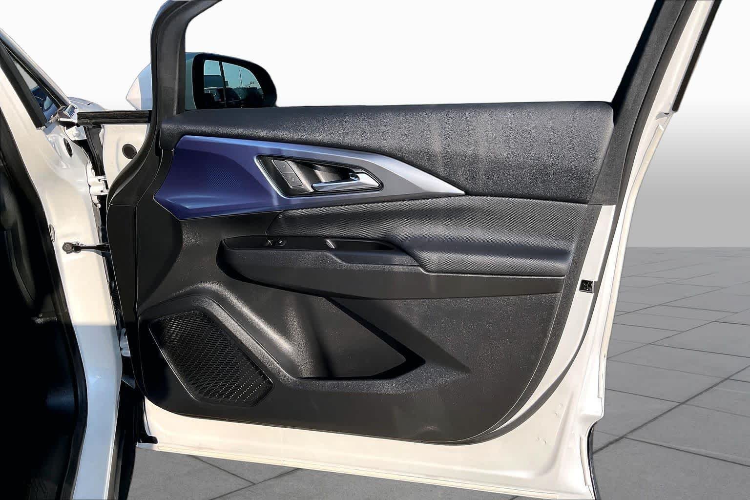 Used 2024 Iridescent Pearl Tricoat Chevrolet LT image 21