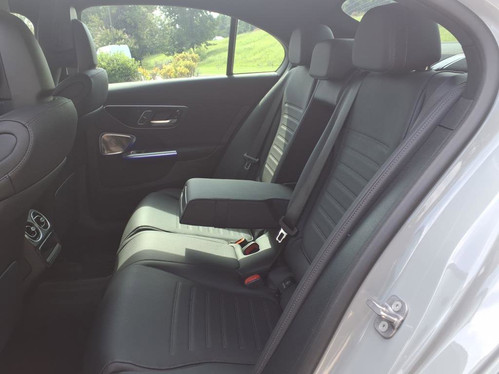 2025 Mercedes-Benz C-Class Sedan C 300 - Photo 10