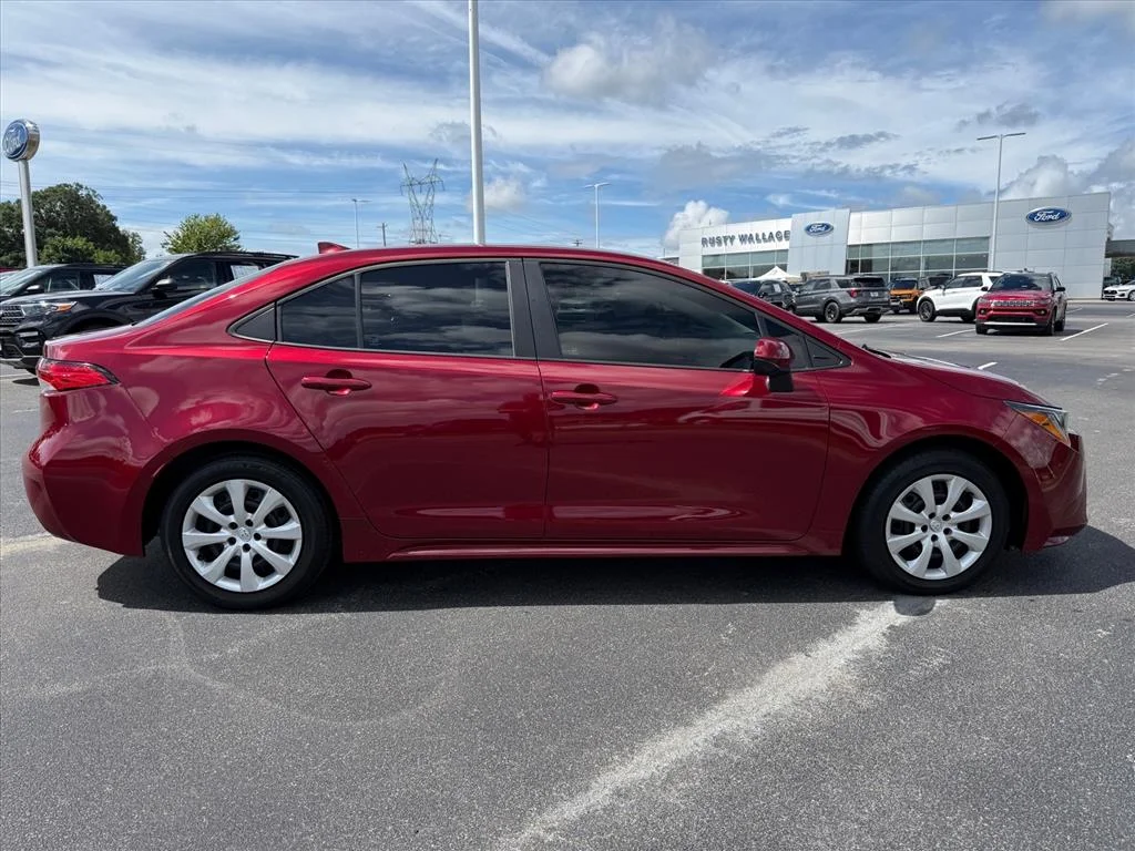 Used 2022 Red Toyota LE image 3