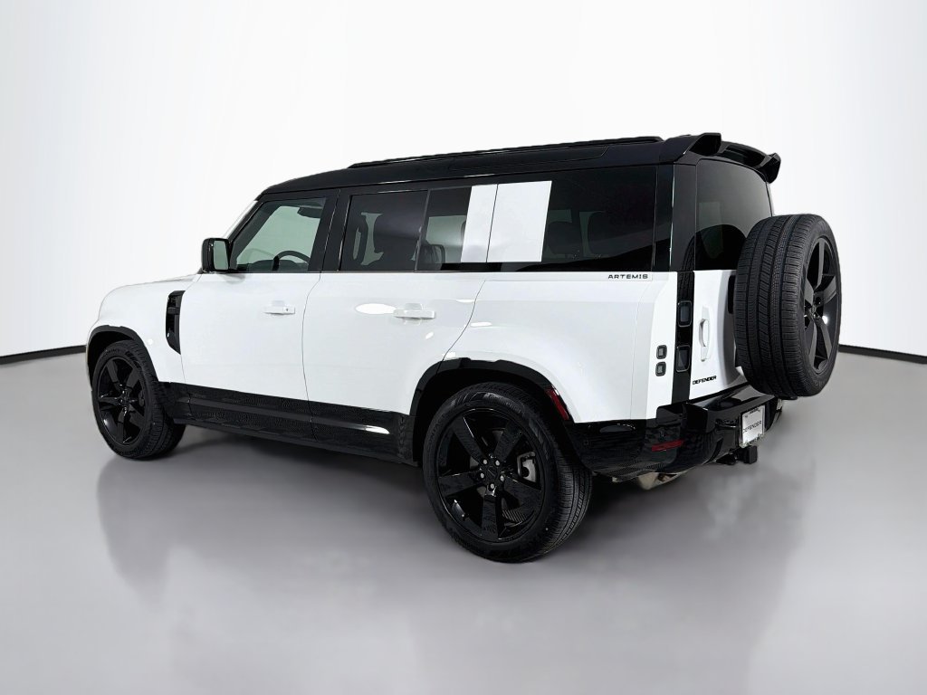 New 2026 Fuji White Land Rover X-Dynamic SE image 7