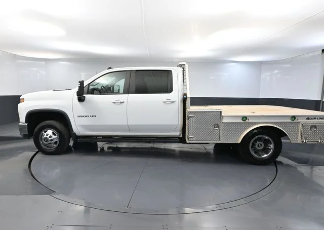 Used 2021 White Chevrolet LT image 7