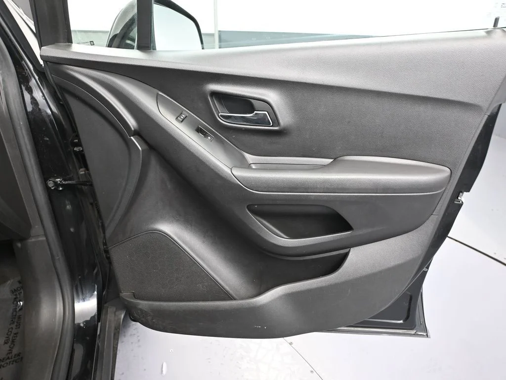 Used 2020 Black Chevrolet LT image 39