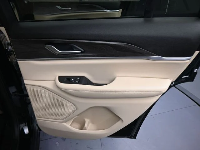 Used 2023 Black Jeep Limited image 23