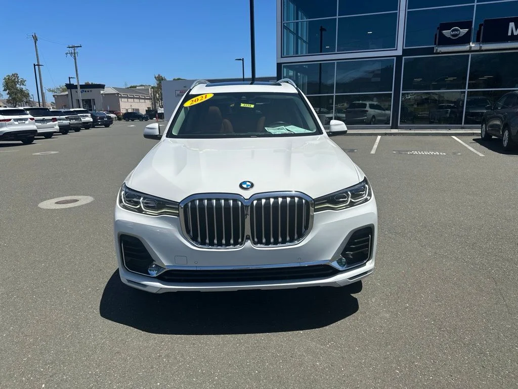 Used 2021 White BMW xDrive40i image 10
