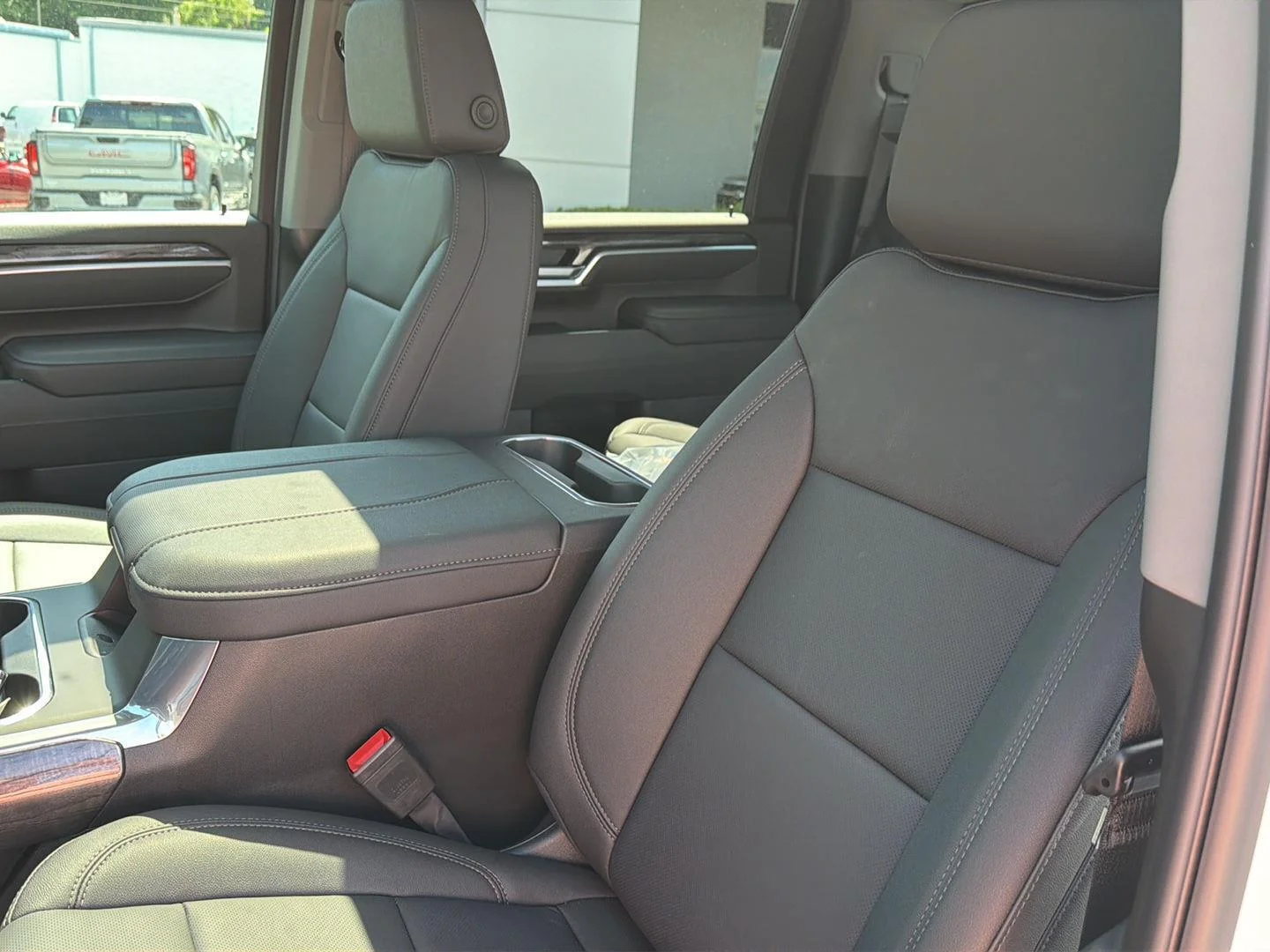 New 2026 Summit White Chevrolet LTZ image 31