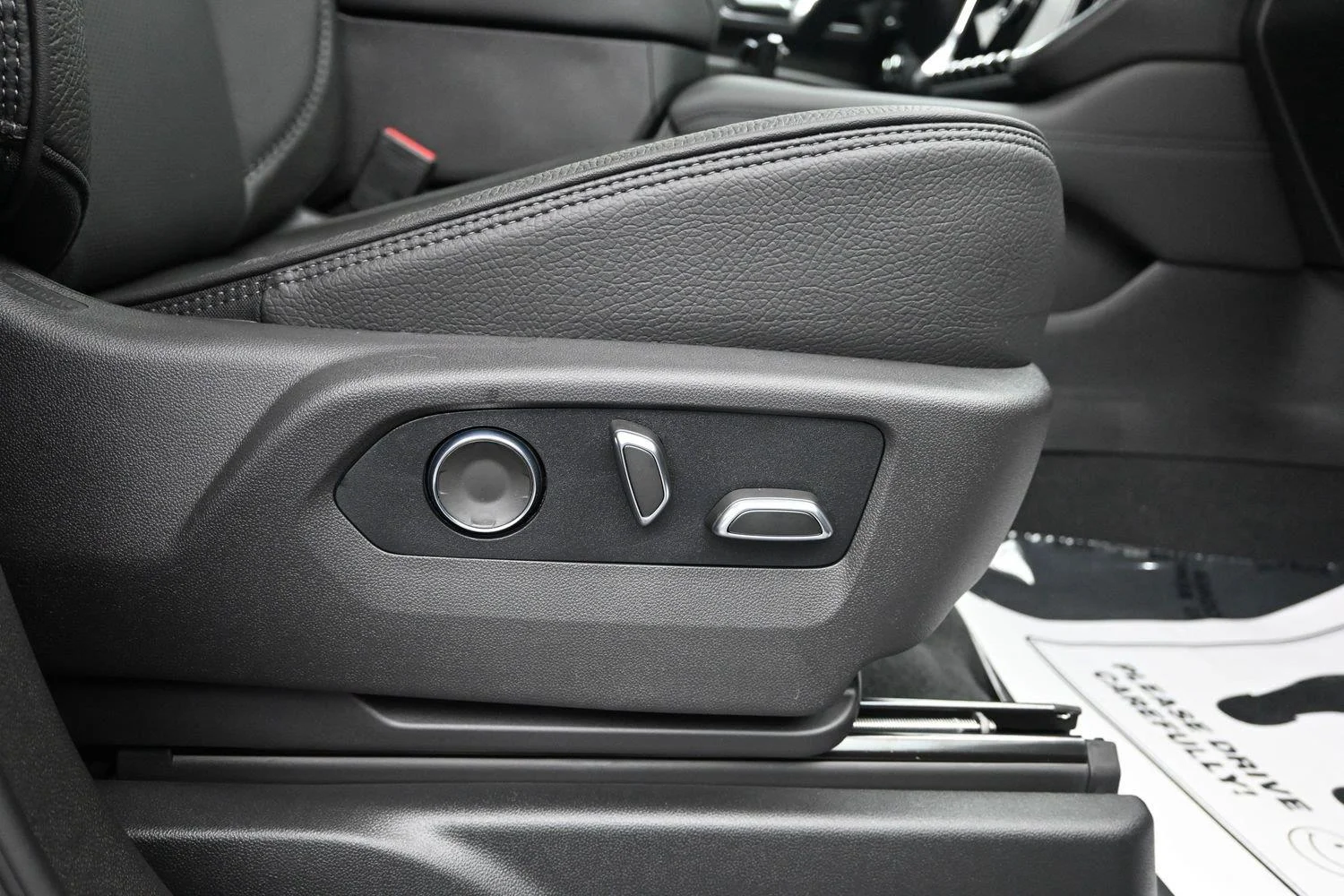 2026 GMC Yukon XL Denali - Photo 12
