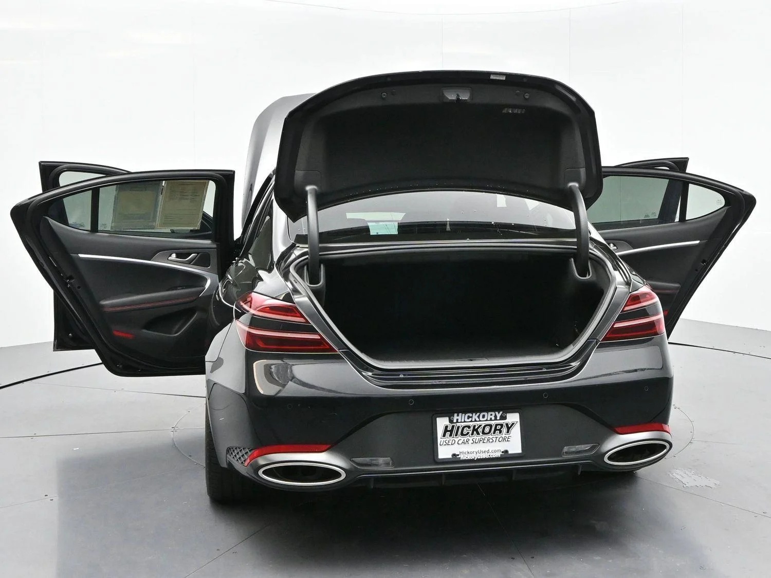 Used 2025 Vik Black Genesis 3.3T Sport Advanced image 47