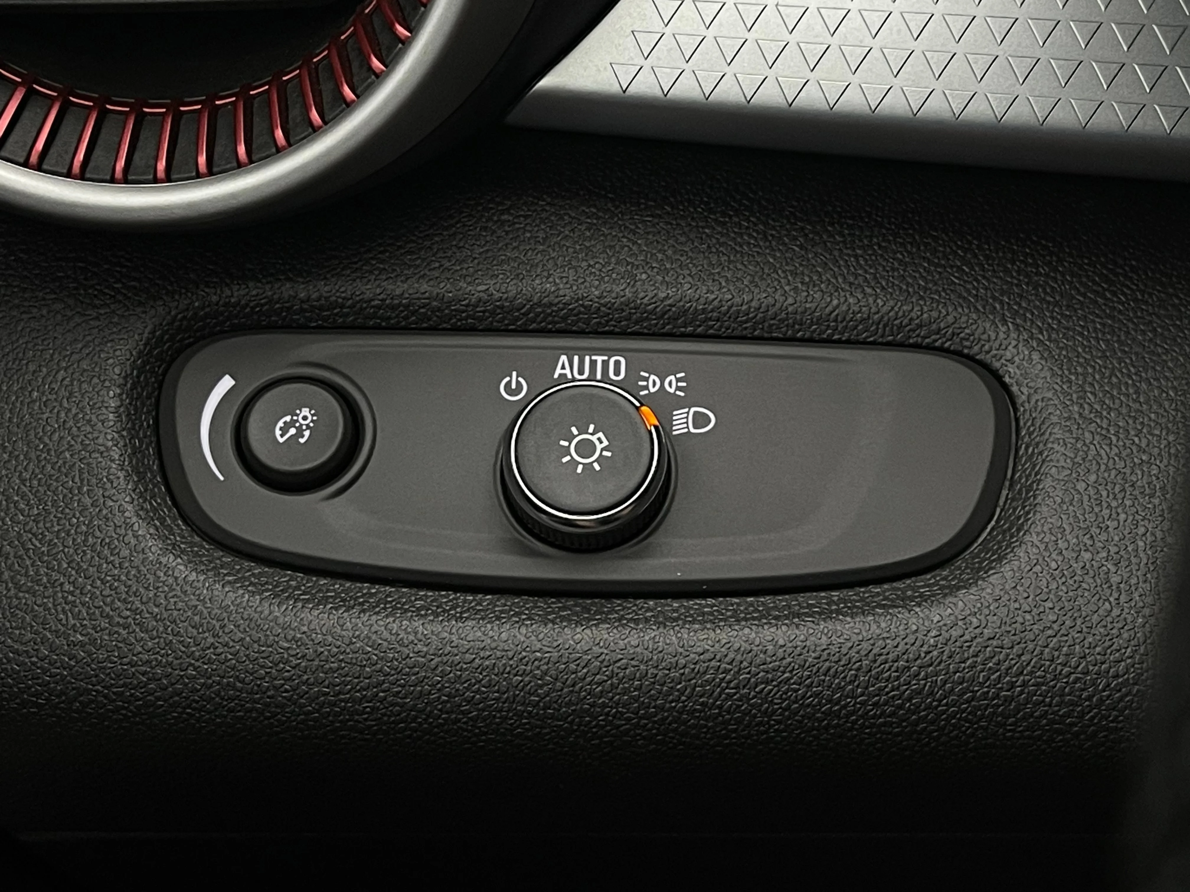 Used 2024 Summit White Chevrolet 1RS image 22