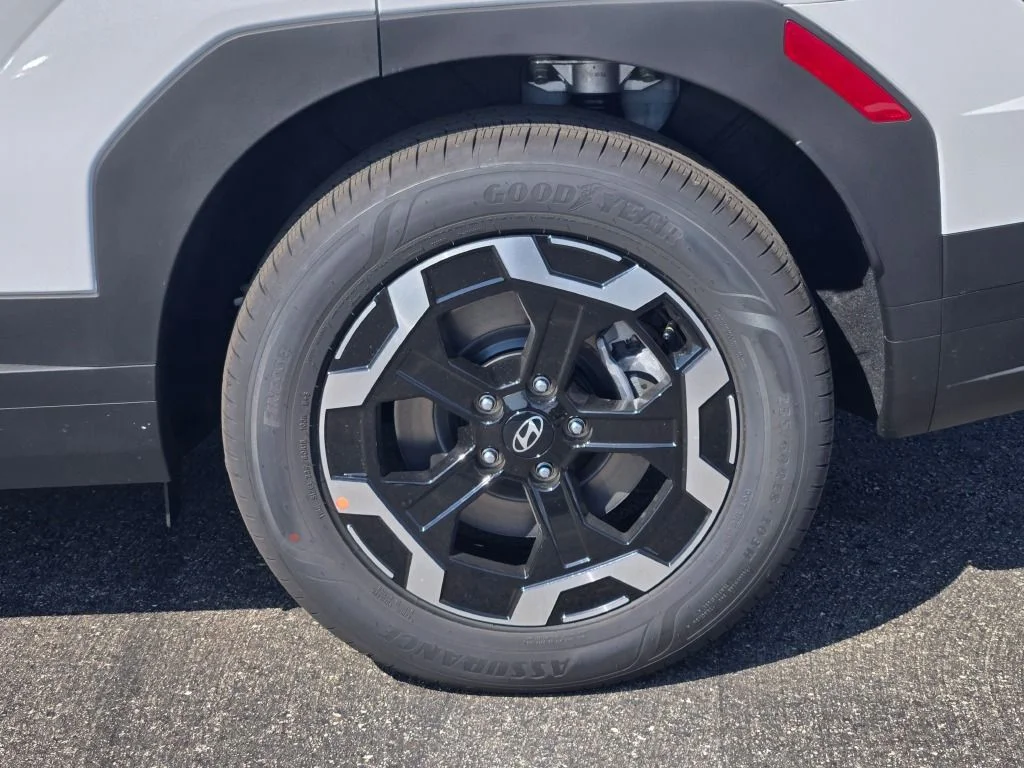 New 2027 White Hyundai SEL image 17