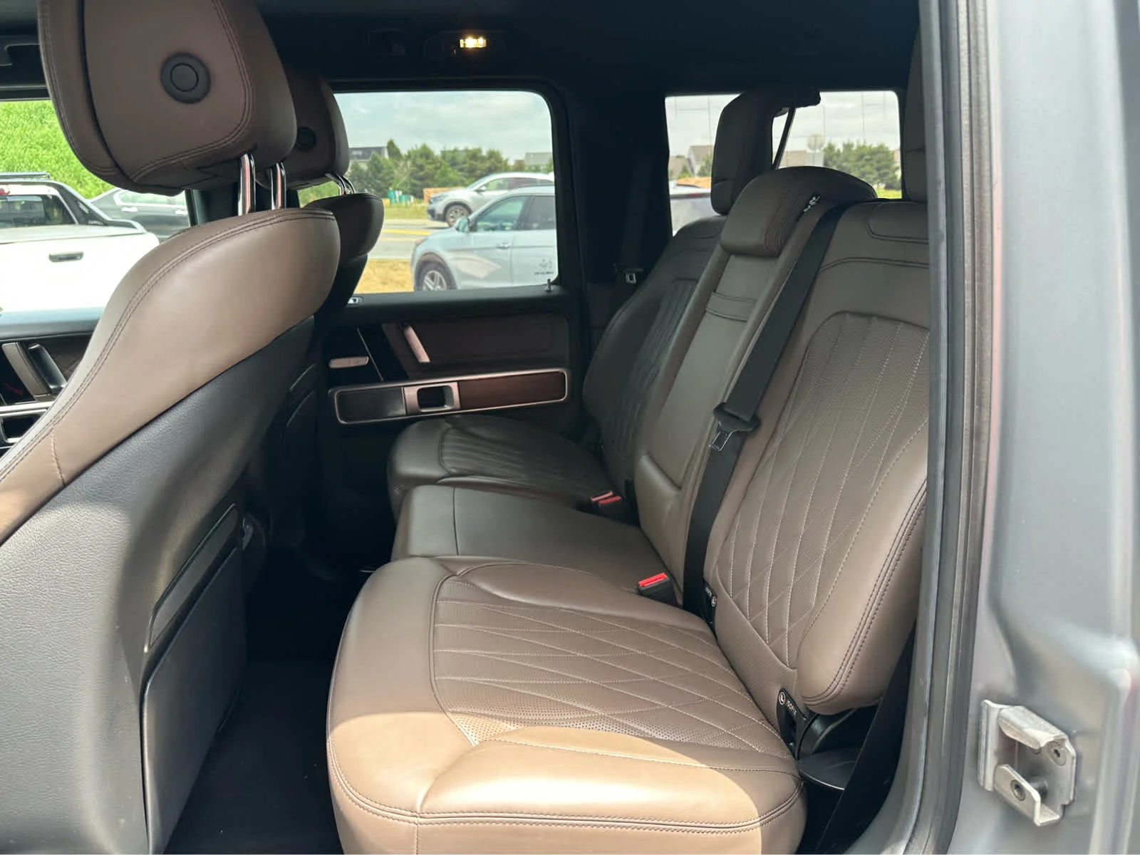 Used 2022 MANUFAKTUR Platinum Magno Mercedes-Benz G 550 image 12
