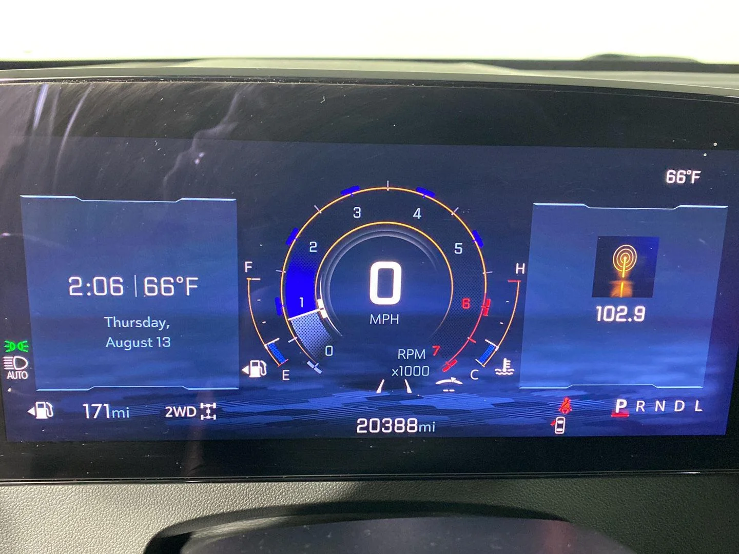 Used 2025 Summit White Chevrolet LT image 11