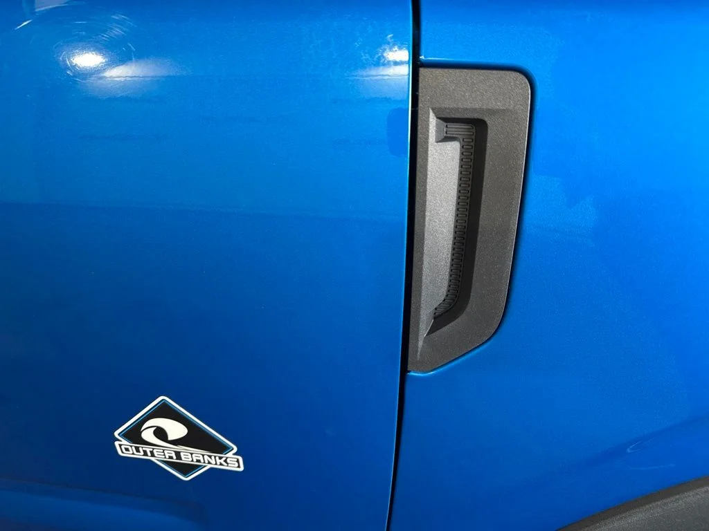 Used 2022 Blue Ford Outer Banks image 10