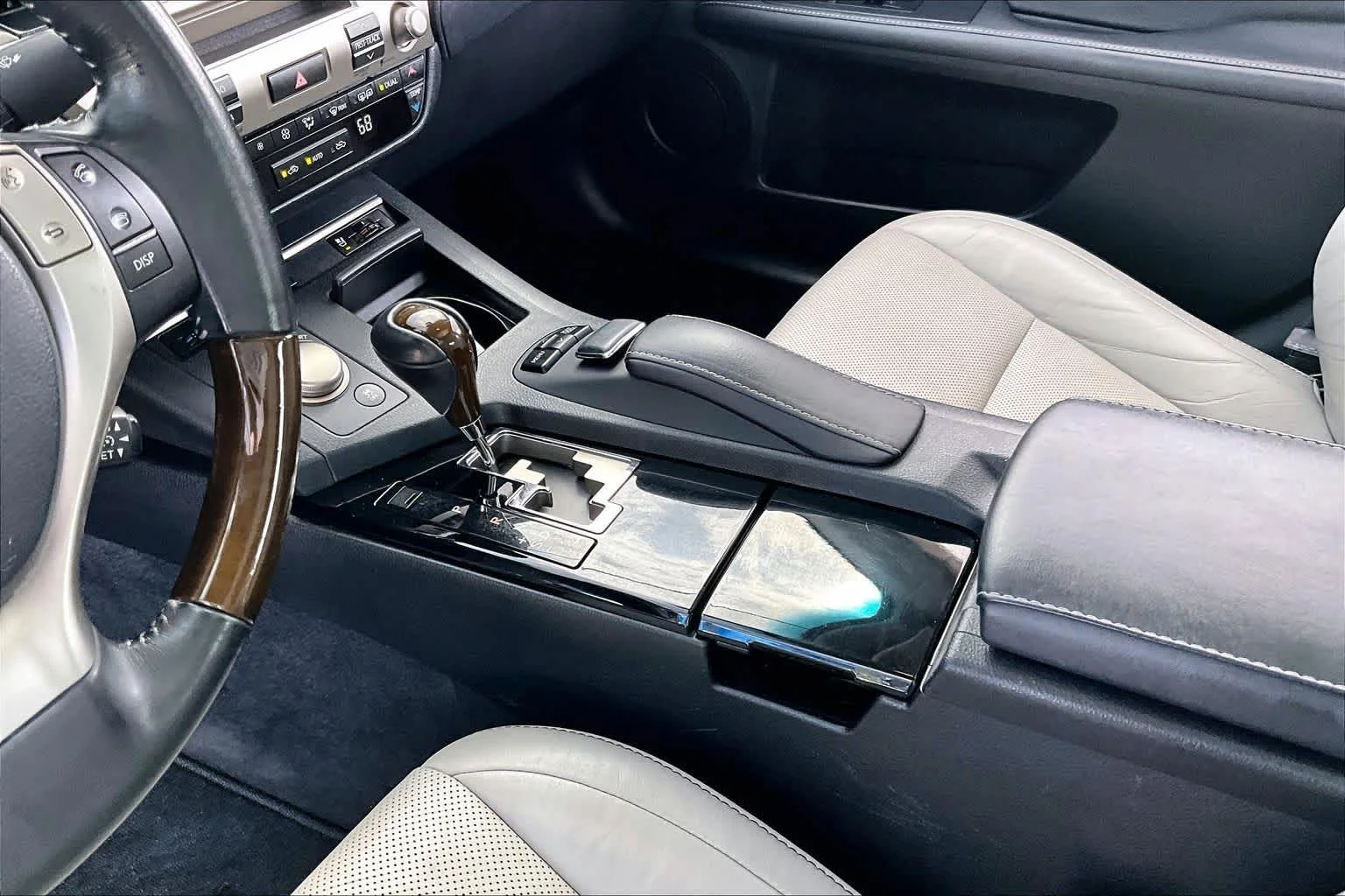 Used 2013 Silver Lining Metallic Lexus 4dr Sdn image 16