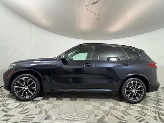 Used 2020 Carbon Black Metallic BMW xDrive40i image 4