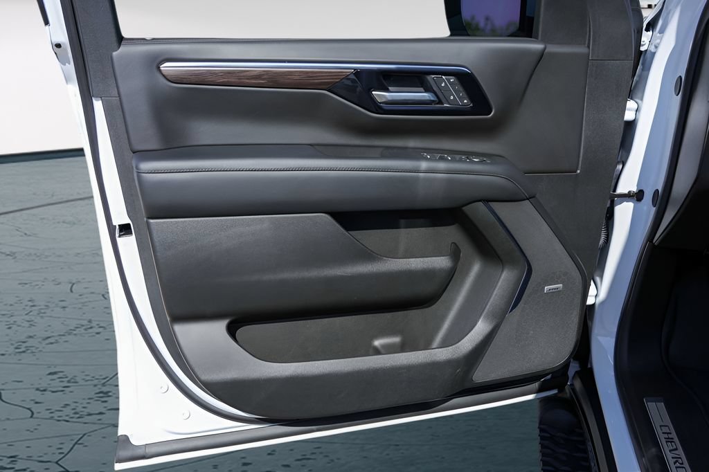 2026 Chevrolet Suburban Z71 - Photo 24