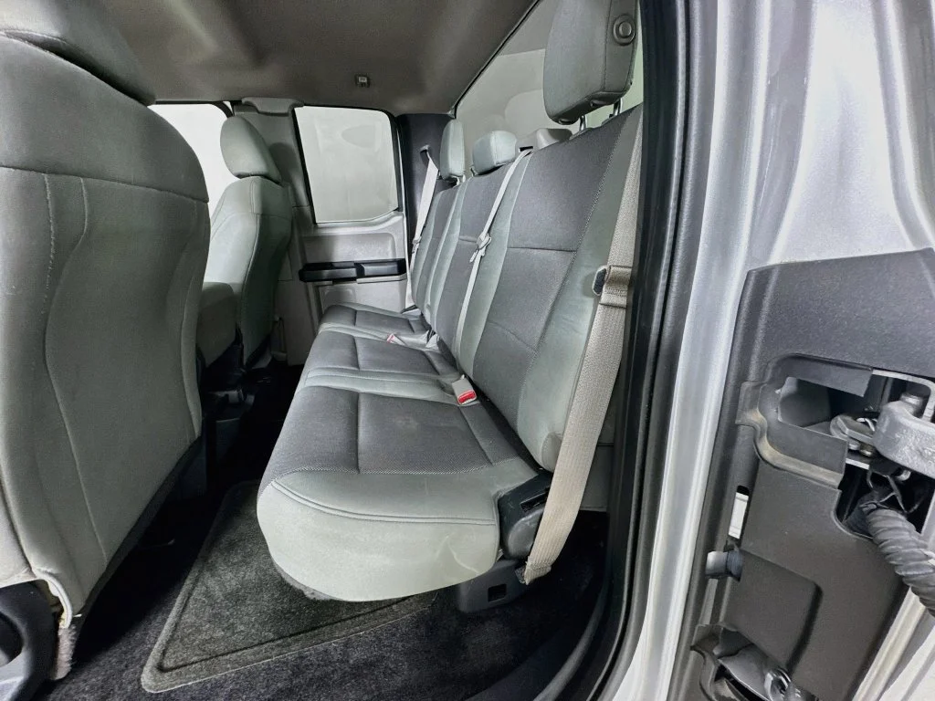 Used 2016 Silver Ford XL image 24
