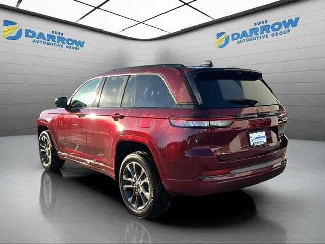 New 2026 Velvet Red Pearl-Coat Exterior Paint Jeep Limited Reserve image 3