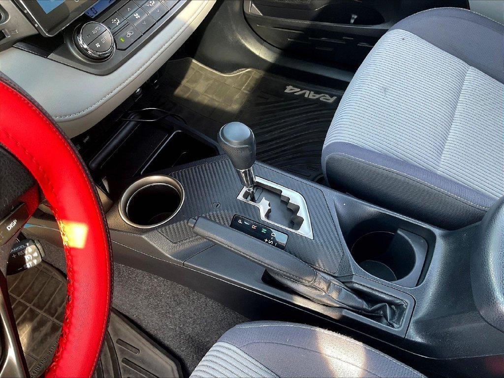 Used 2013 Green Toyota XLE image 18